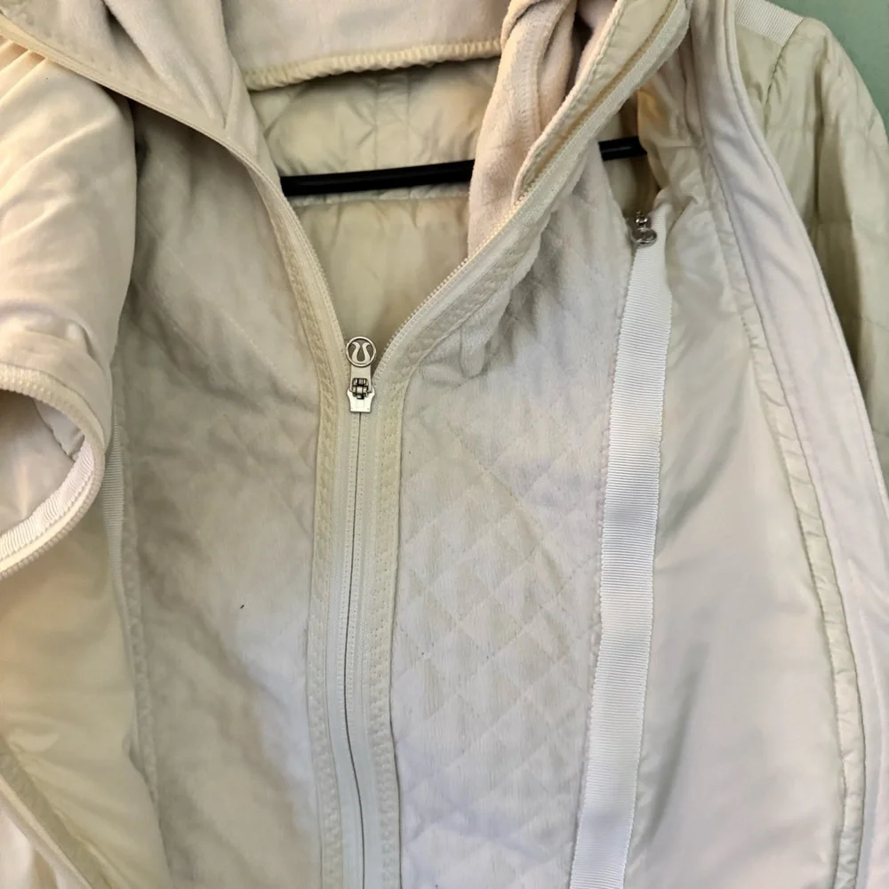 lululemon athletica Cream Puffer Jacket with Hood and Quilted Design - Picture 6 of 11
